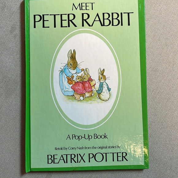NOT ELIGIBLE FOR BUNDLE SALE      4-Book Boxed Set of Peter Rabbit Pop-Up Books - Picture 10 of 15